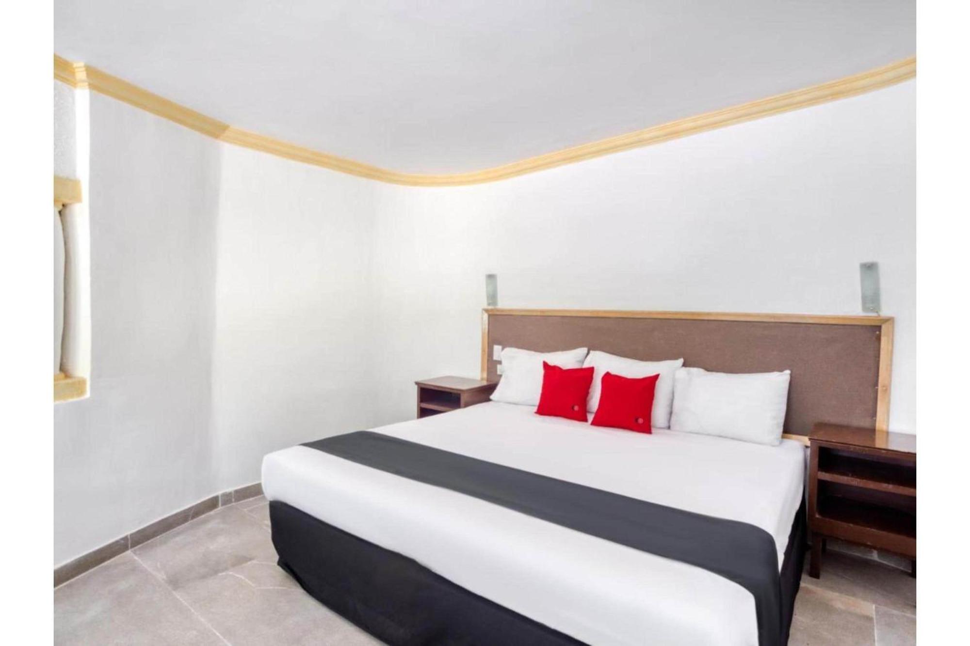 Capital O Gran Hotel Campestre Celaya  Eksteriør billede